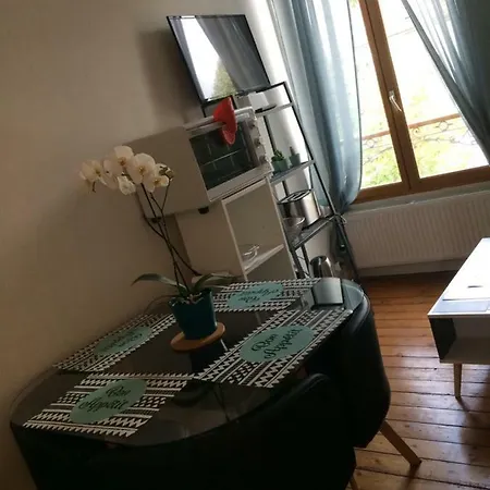 F2 Cosy Avec Cour Apartment Milly-la-Foret Exterior photo
